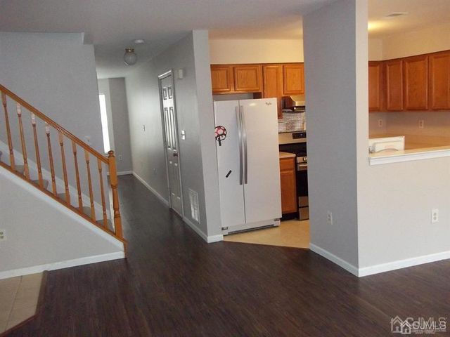265 Shady Oak Court, Piscataway, NJ 08854