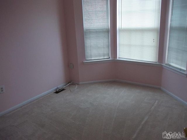 265 Shady Oak Court, Piscataway, NJ 08854