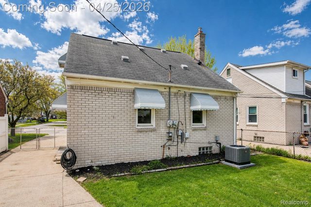 1660 Goddard Road, Lincoln Park, MI 48146