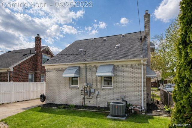 1660 Goddard Road, Lincoln Park, MI 48146