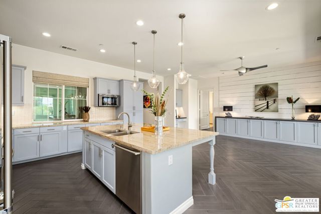 4111 Via Tramonti, Palm Desert, CA 92260