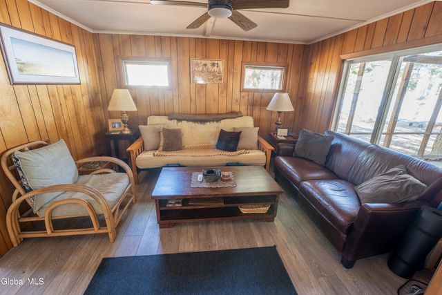 14 Bullis Priv Road, Edinburg, NY 12134