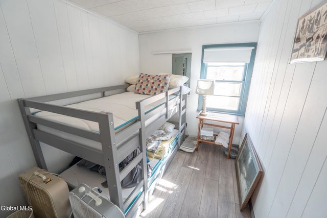 14 Bullis Priv Road, Edinburg, NY 12134