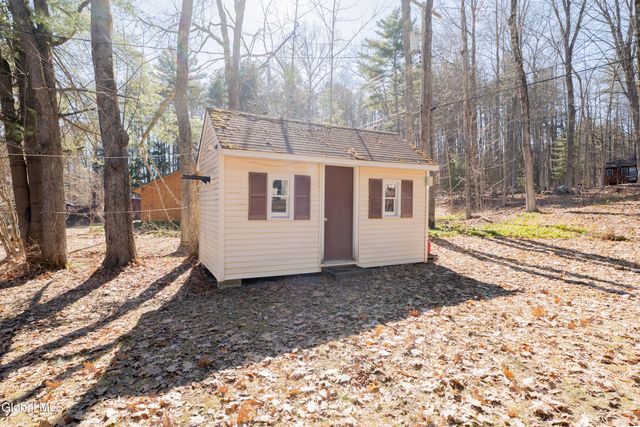 14 Bullis Priv Road, Edinburg, NY 12134