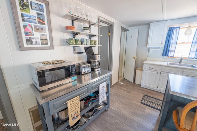 14 Bullis Priv Road, Edinburg, NY 12134