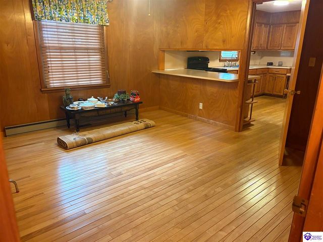 5828 Leitchfield Loop Road, Cecilia, KY 42724