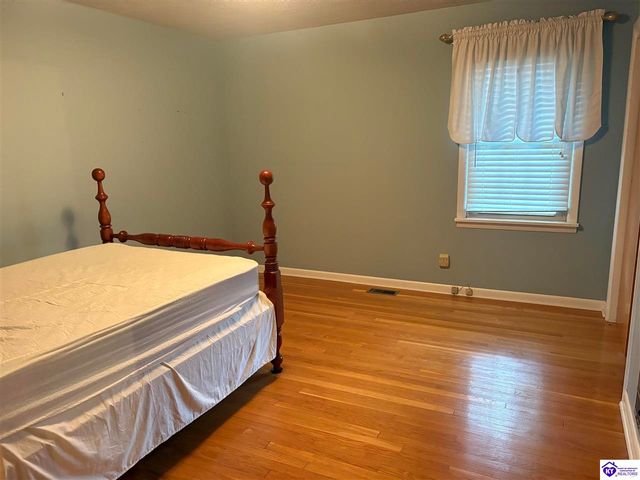 5828 Leitchfield Loop Road, Cecilia, KY 42724