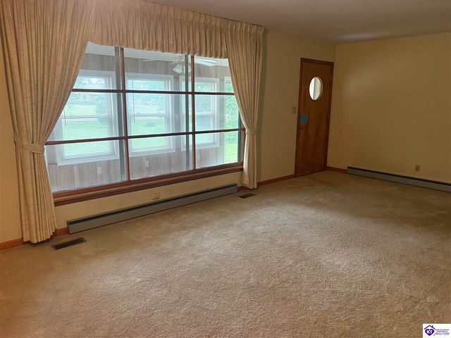 5828 Leitchfield Loop Road, Cecilia, KY 42724