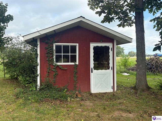 5828 Leitchfield Loop Road, Cecilia, KY 42724