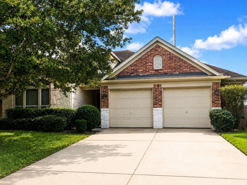 13110 Imperial Shore Drive, Pearland, TX 77584