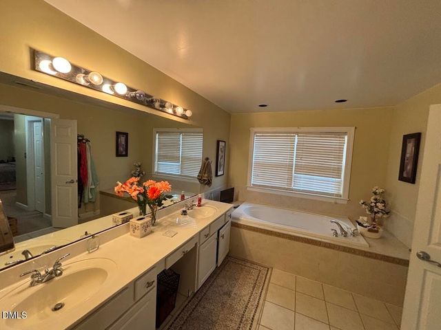 403 Red Barn Way, Apex, NC 27502