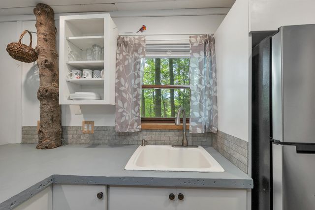 11 Robin Shore Drive, Canterbury, NH 03224