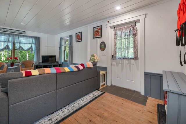 11 Robin Shore Drive, Canterbury, NH 03224