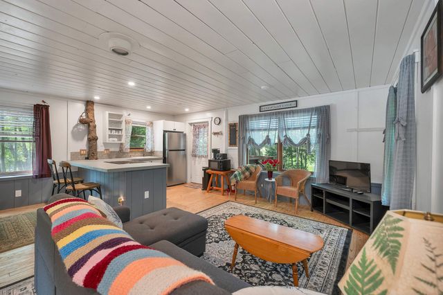 11 Robin Shore Drive, Canterbury, NH 03224