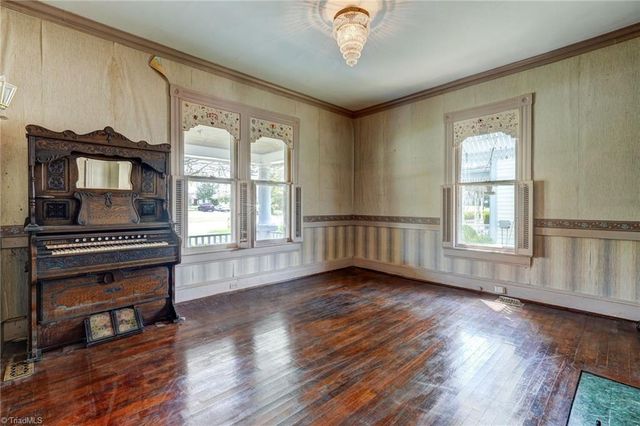 712 S Main Street, Reidsville, NC 27320