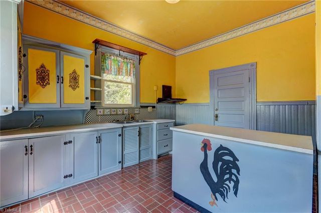 712 S Main Street, Reidsville, NC 27320