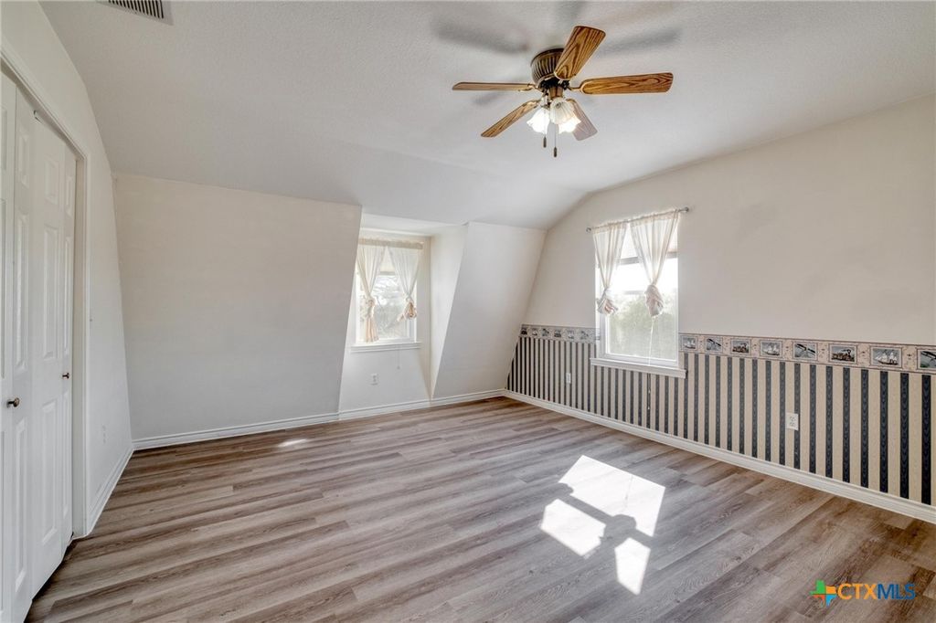 Image 22 of property listing at 829 State Highway 21, Cedar Creek, TX 78612