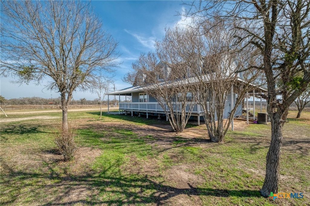 Image 3 of property listing at 829 State Highway 21, Cedar Creek, TX 78612