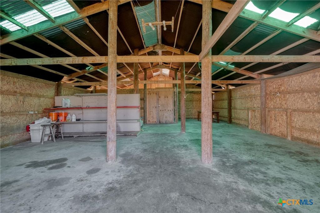 Image 32 of property listing at 829 State Highway 21, Cedar Creek, TX 78612