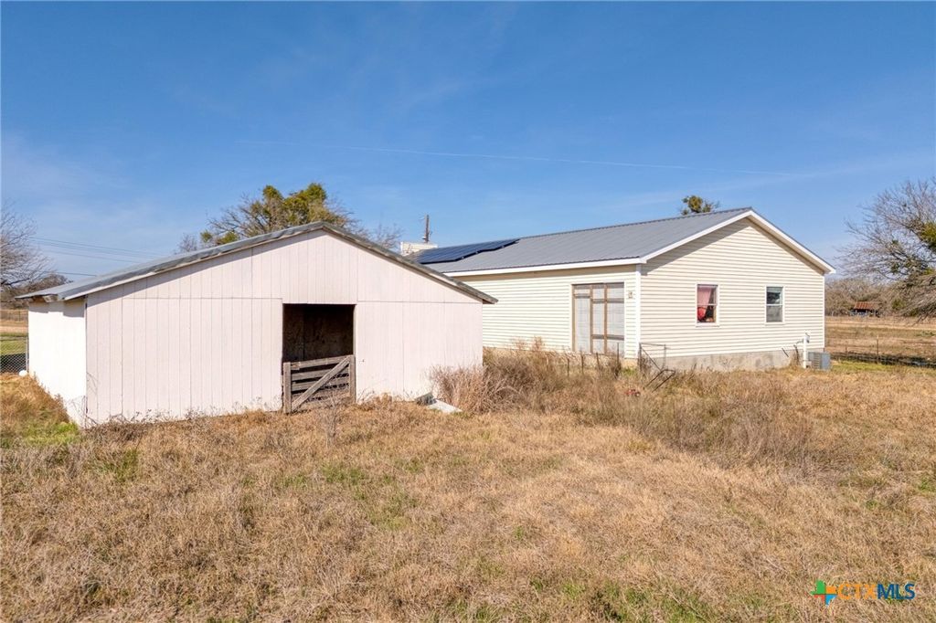 Image 35 of property listing at 829 State Highway 21, Cedar Creek, TX 78612