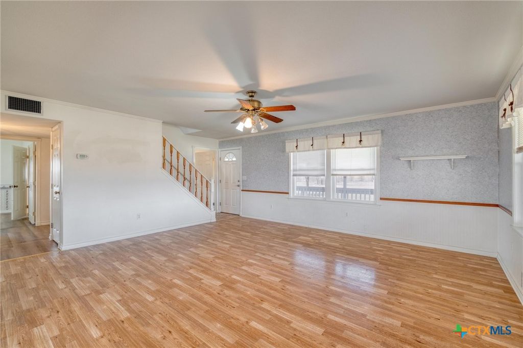 Image 5 of property listing at 829 State Highway 21, Cedar Creek, TX 78612