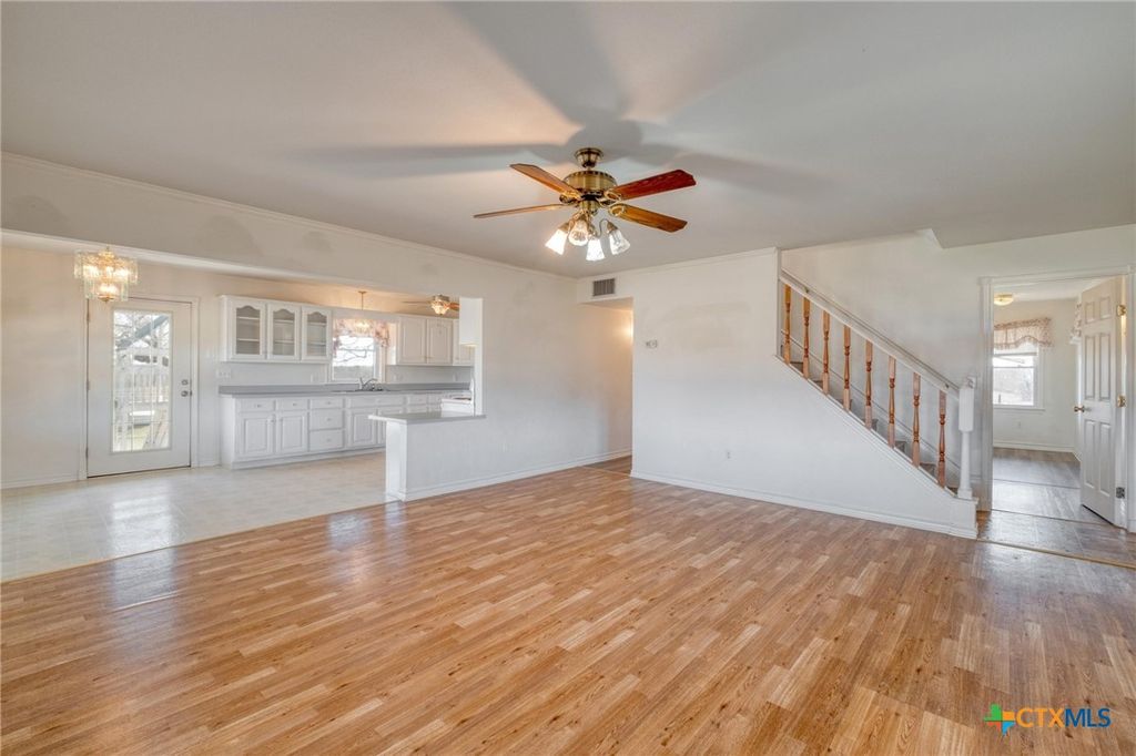Image 8 of property listing at 829 State Highway 21, Cedar Creek, TX 78612