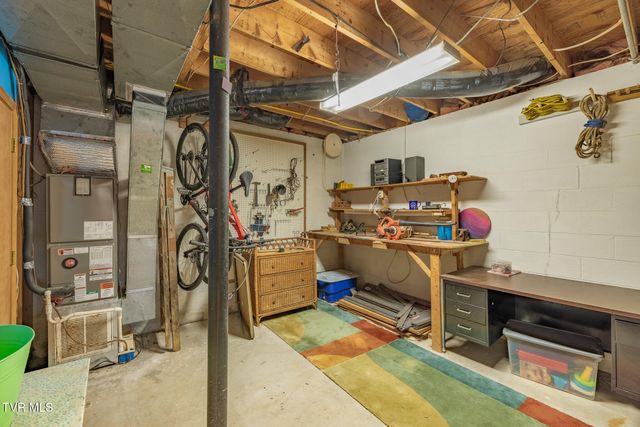 32209 Rambo Street, Damascus, VA 24236