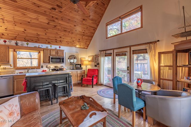 32209 Rambo Street, Damascus, VA 24236