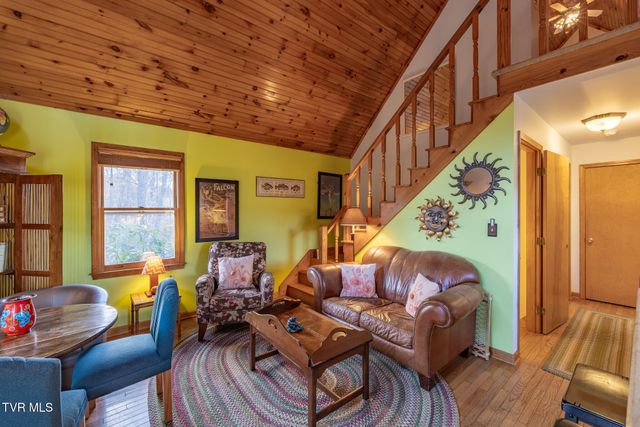 32209 Rambo Street, Damascus, VA 24236