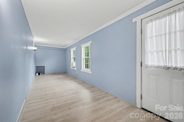 126 21st Avenue NW, Hickory, NC 28601