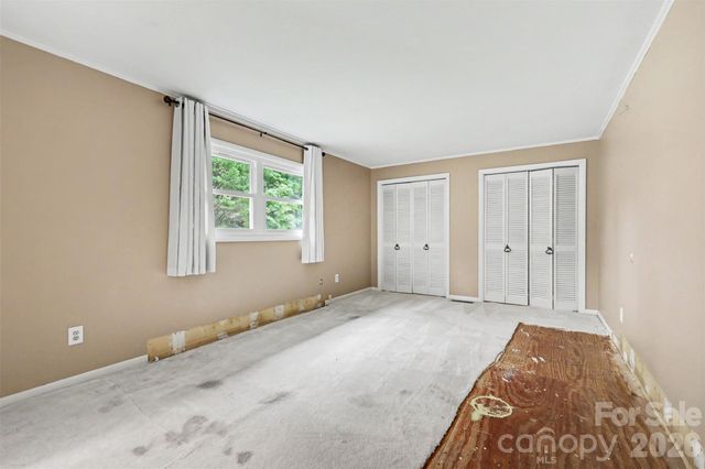 126 21st Avenue NW, Hickory, NC 28601