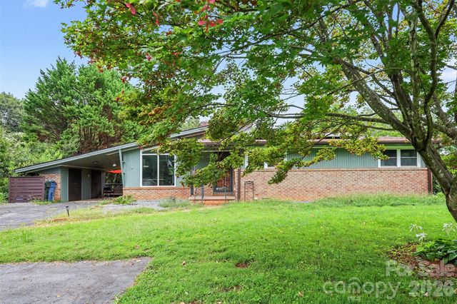 126 21st Avenue NW, Hickory, NC 28601