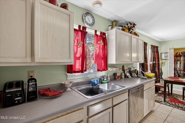 79309 E Diamondhead Drive, Diamondhead, MS 39525