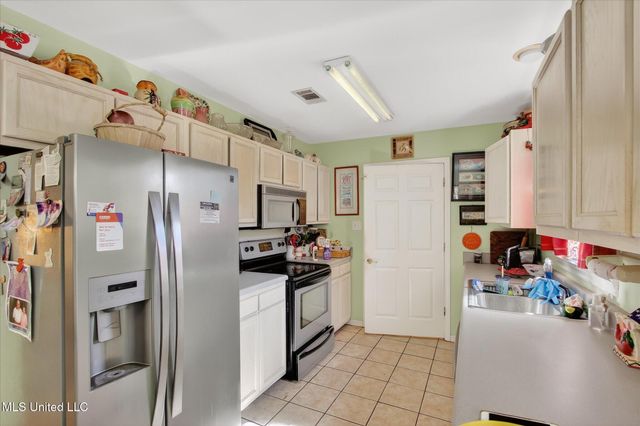 79309 E Diamondhead Drive, Diamondhead, MS 39525