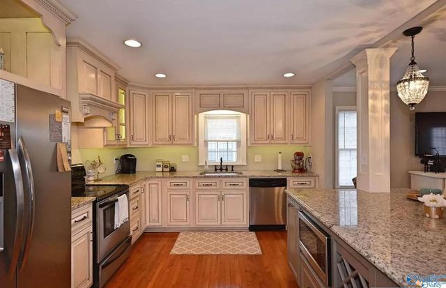 2719 Thornton Circle, Huntsville, AL 35801