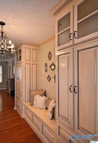 2719 Thornton Circle, Huntsville, AL 35801