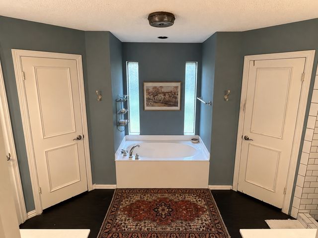 2858 Cresthaven Drive, Grapevine, TX 76051