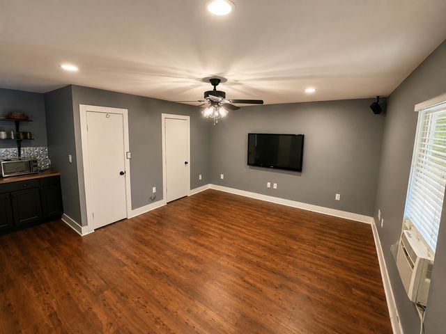 2858 Cresthaven Drive, Grapevine, TX 76051