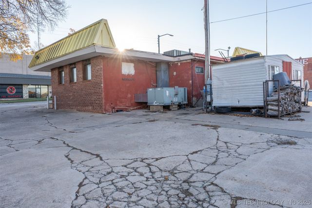 200 N Broadway Street, Cleveland, OK 74020