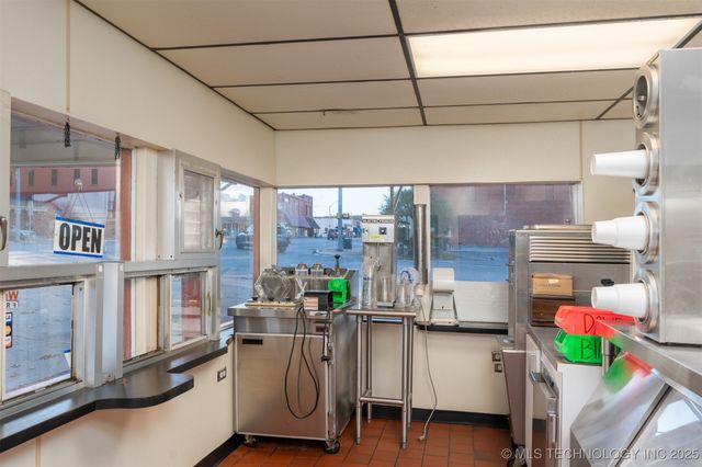 200 N Broadway Street, Cleveland, OK 74020