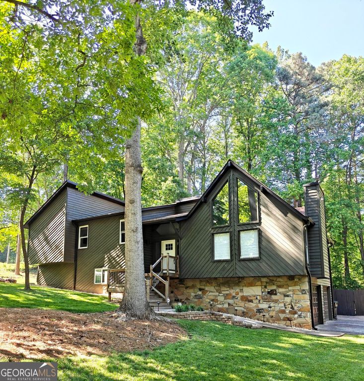 1302 Rolling Green Drive, Acworth, GA 30102