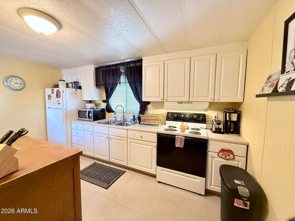 Image 10 of property listing at 8780 E MCKELLIPS Road 517, Scottsdale, AZ 85257