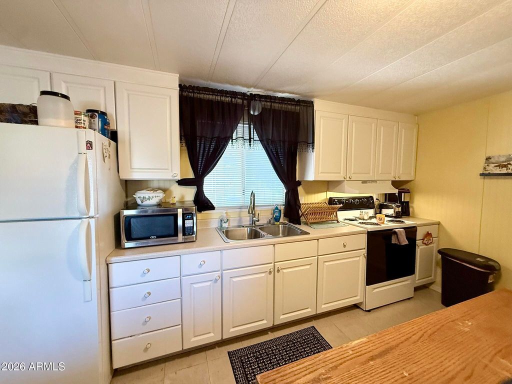 Image 3 of property listing at 8780 E MCKELLIPS Road 517, Scottsdale, AZ 85257