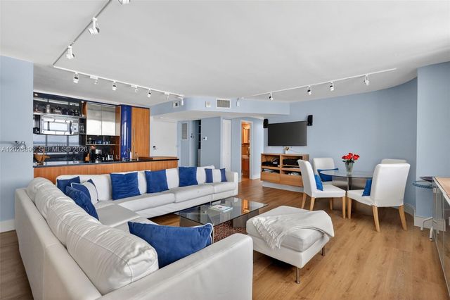 7135 Collins Avenue 1124, Miami Beach, FL 33141