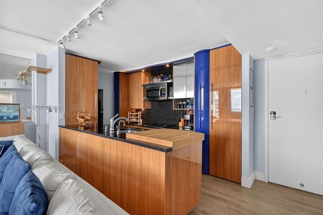 7135 Collins Avenue 1124, Miami Beach, FL 33141