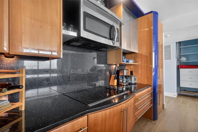 7135 Collins Avenue 1124, Miami Beach, FL 33141