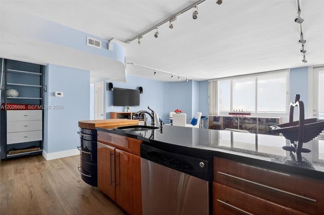 7135 Collins Avenue 1124, Miami Beach, FL 33141