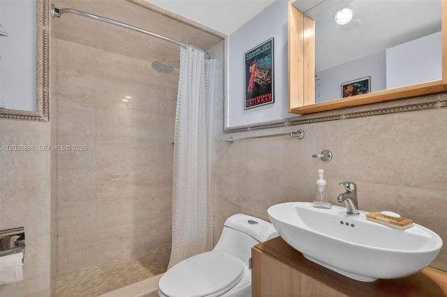 7135 Collins Avenue 1124, Miami Beach, FL 33141