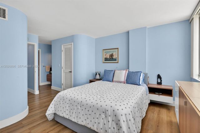 7135 Collins Avenue 1124, Miami Beach, FL 33141