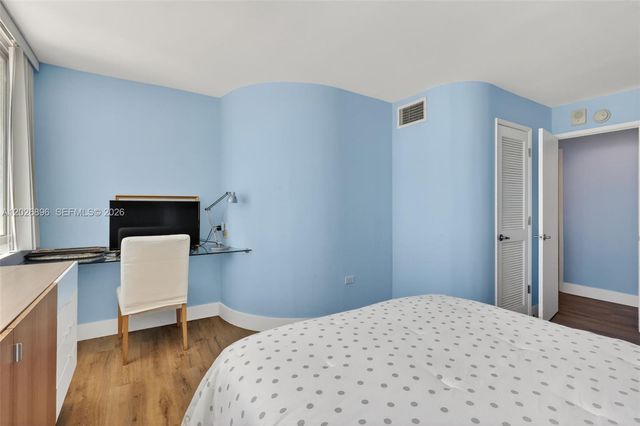7135 Collins Avenue 1124, Miami Beach, FL 33141